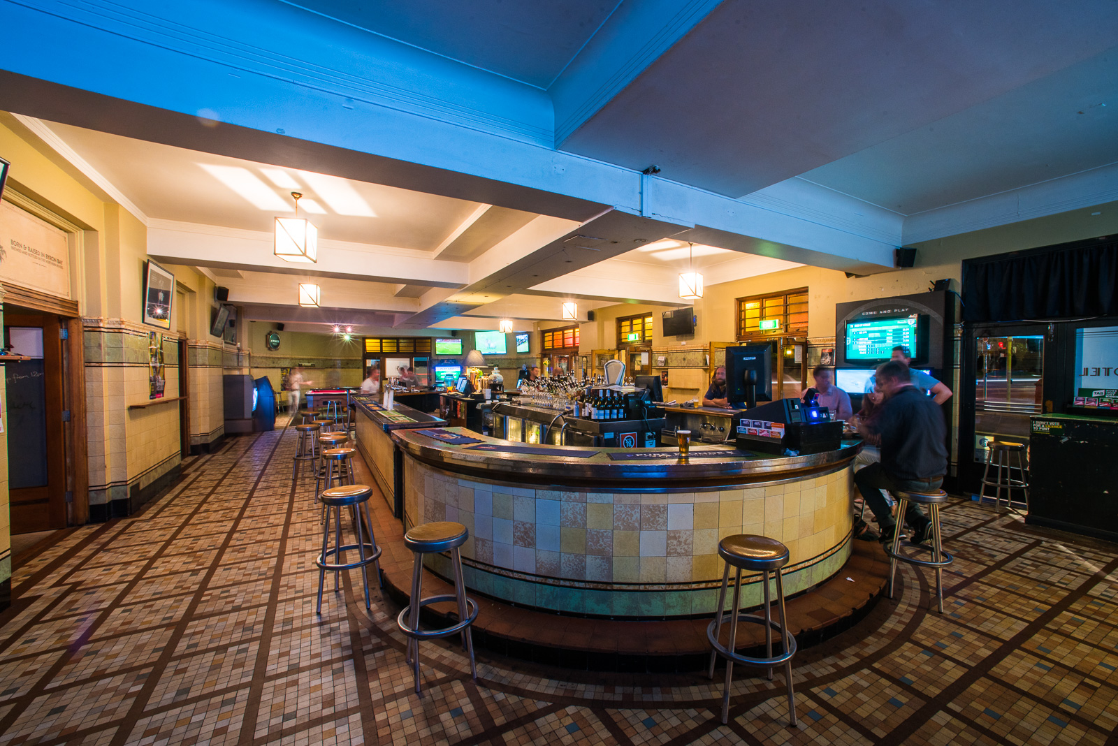 nelson-hotel-warrane